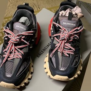 Balenciaga sneakers size 40 gentle worn